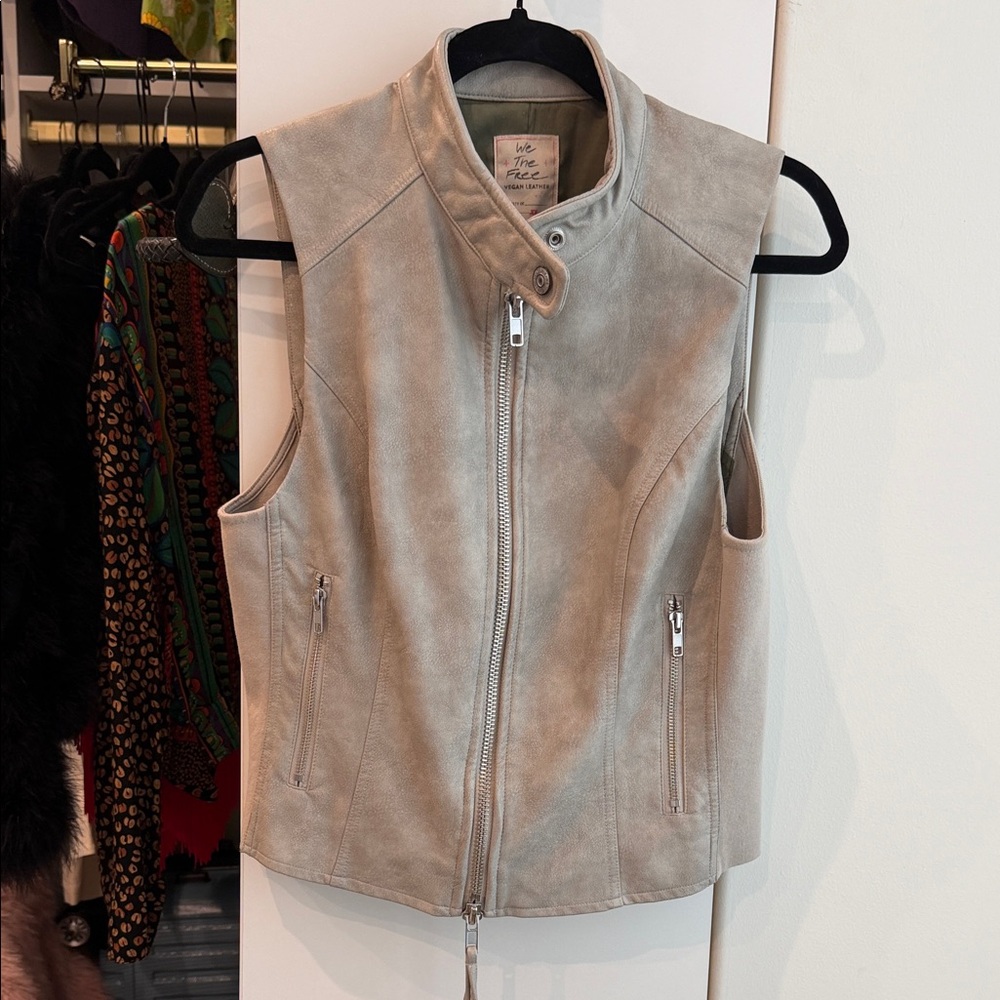 Women's Gray Sleeveless Jacket
